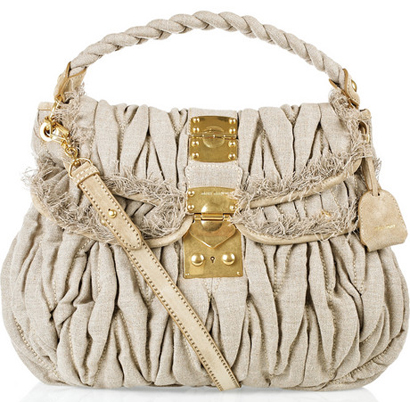 Белая сумка от Miu Miu