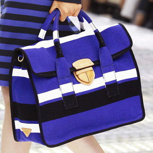 полосатая сумка Prada
