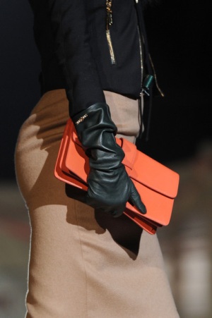 Модные перчатки Dsquared2